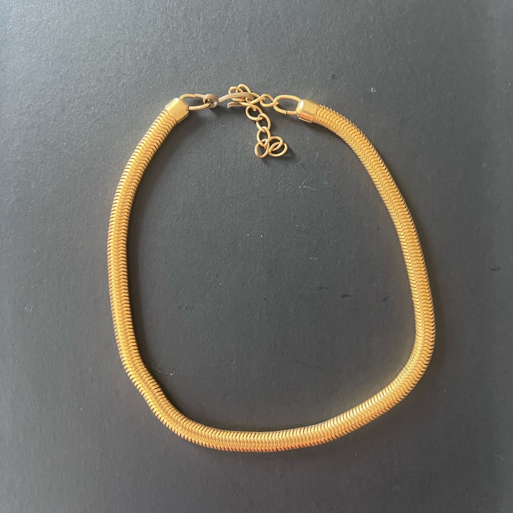 Vintage gold toned necklace